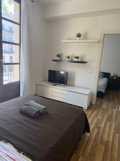 🌆 ბინა ლესეპსის მეტროსთან — 2 ოთახი,